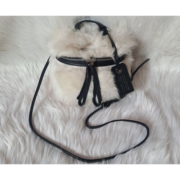 Marc Jacobs|Fur & Leather Canteen Crossbody Bag - Picture 2 of 14